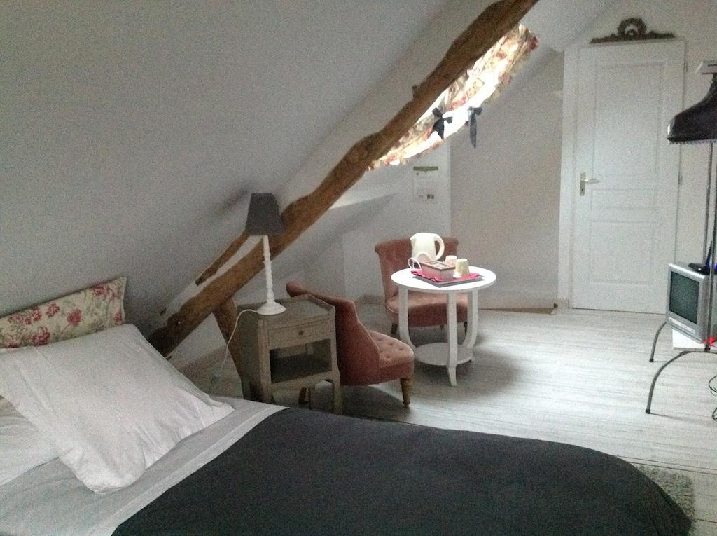 Le Saint Aubin- Maison D Hotes Dans Ce Monastere Du 16 Siecle Amfreville-la-Campagne ห้อง รูปภาพ