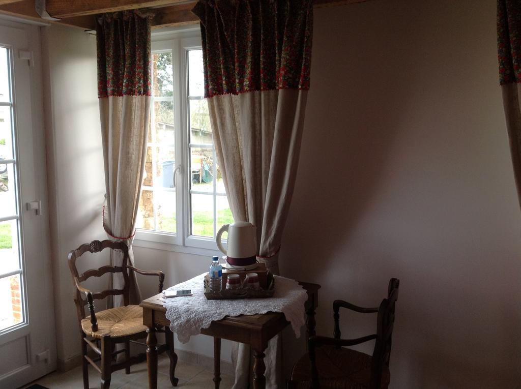Le Saint Aubin- Maison D Hotes Dans Ce Monastere Du 16 Siecle Amfreville-la-Campagne ภายนอก รูปภาพ